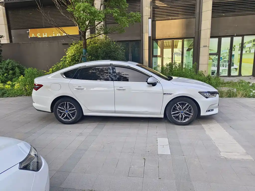 BYD Qin Pro New Energy 2018 — фото 3