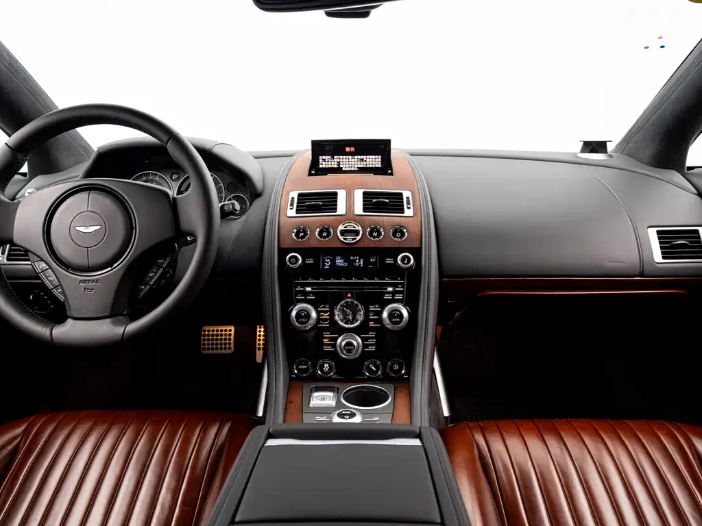 Aston Martin Rapide 2013 — фото 11