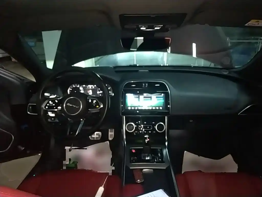 Jaguar XEL 2020 — фото 10