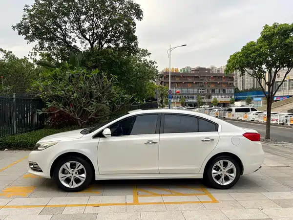 Zotye Z500 2015
