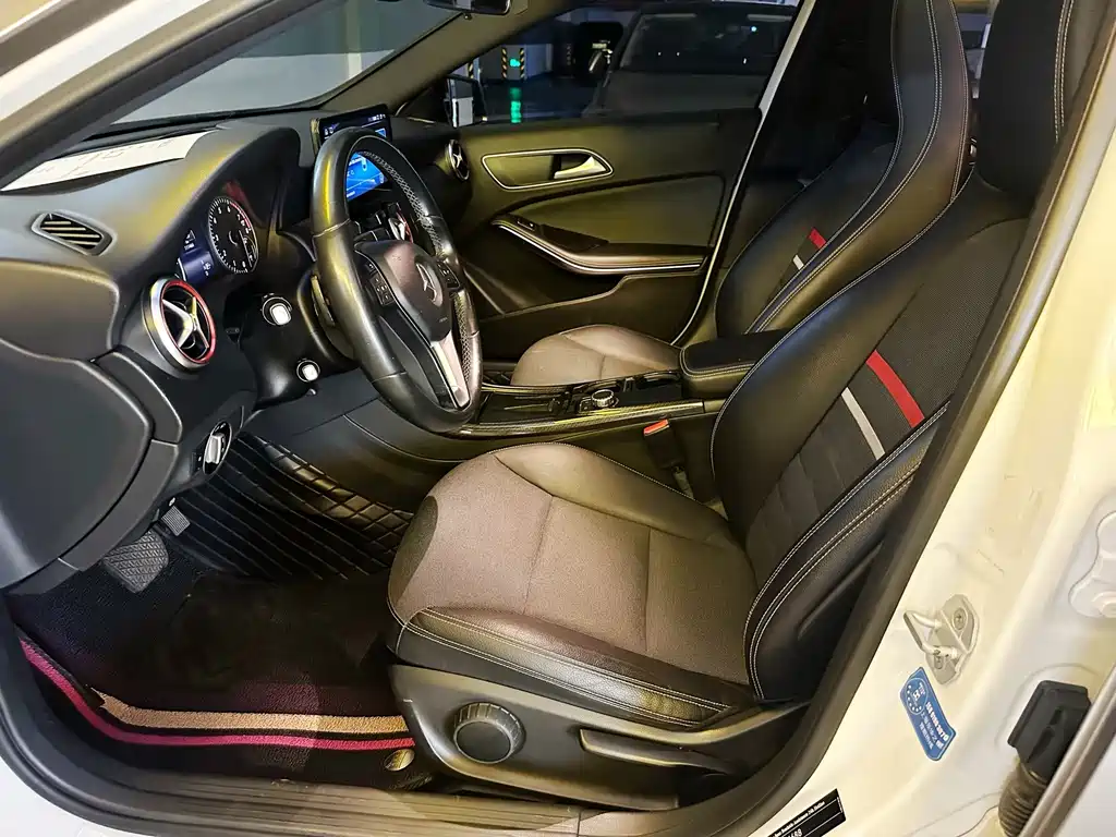 Mercedes-Benz A-Class 2015 — фото 9