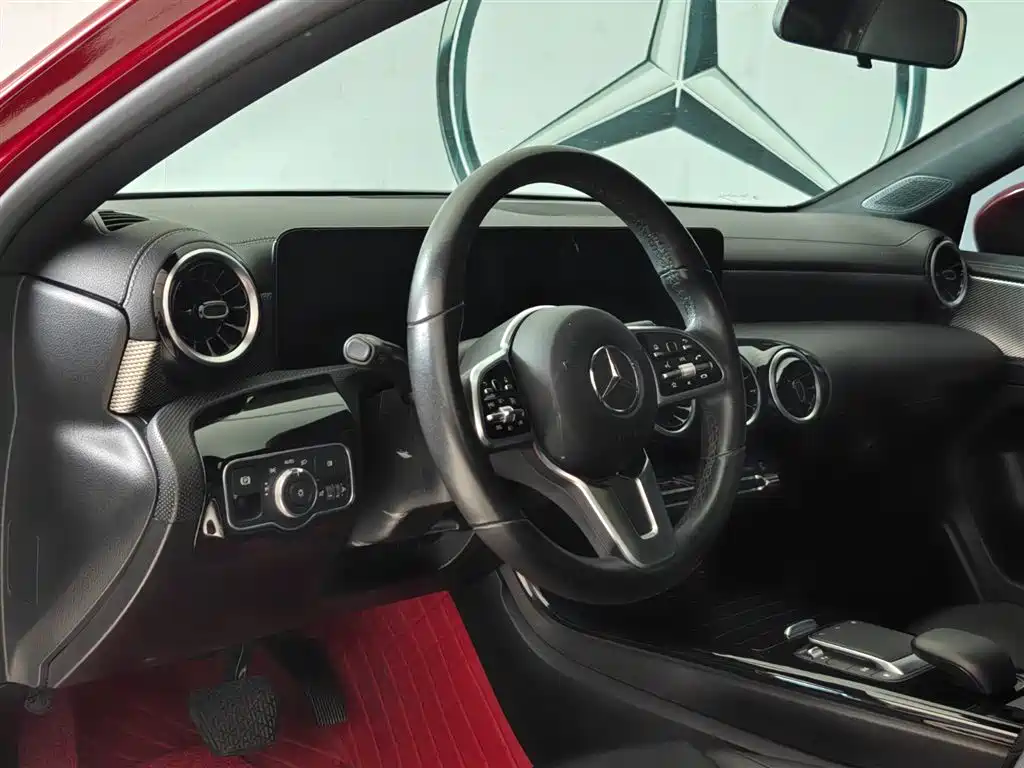 Mercedes-Benz A-Class 2022 — фото 9