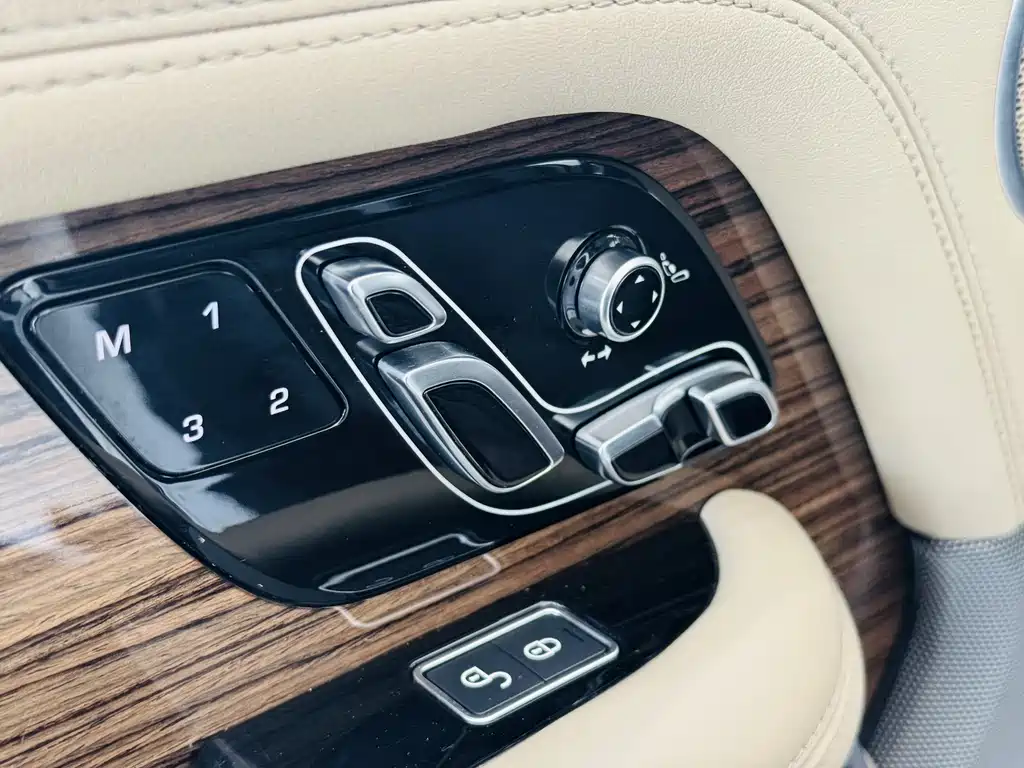 Land Rover Range Rover 2018 — фото 18