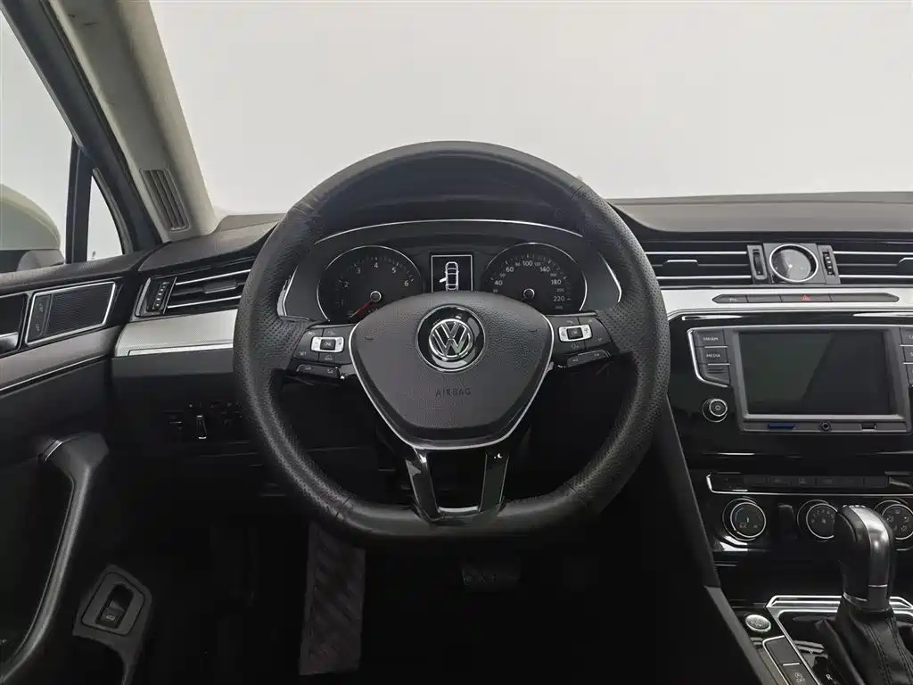 Volkswagen Magotan 2017 — фото 11