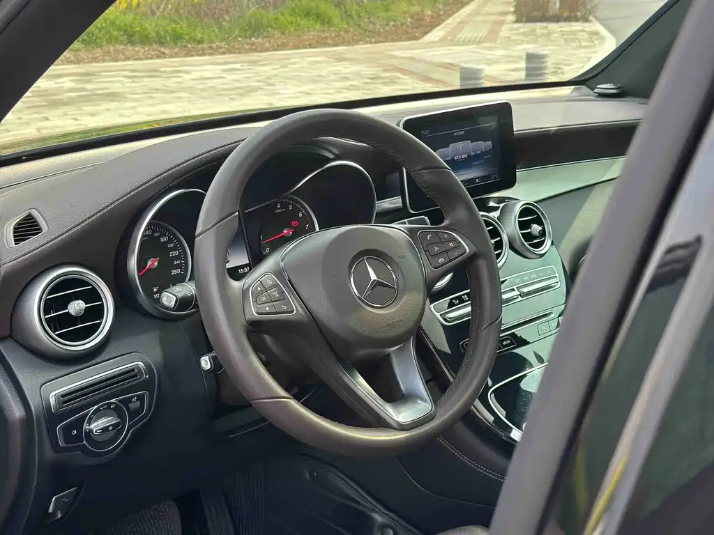 Mercedes-Benz GLC 2017 — фото 3