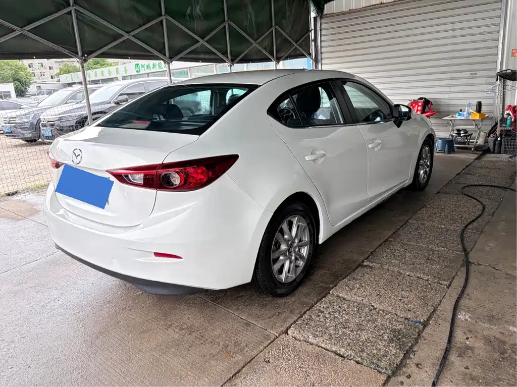 Mazda 3 Axela 2016 — фото 8