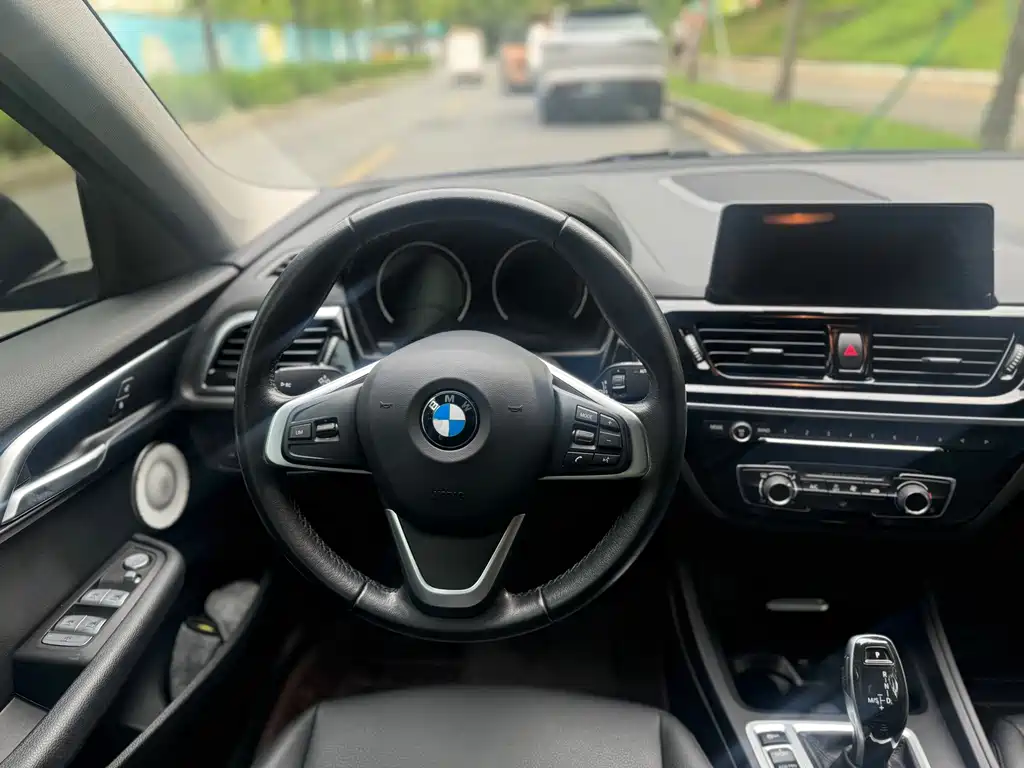 BMW 1 Series 2021 — фото 13