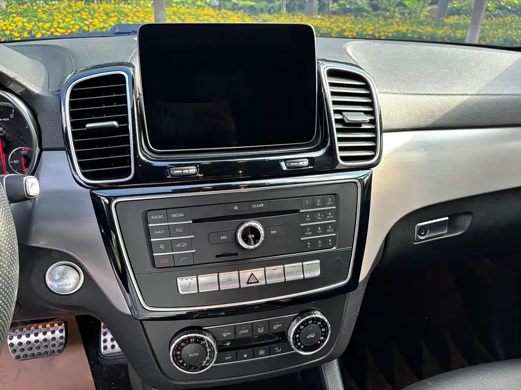 Mercedes-Benz GLE AMG 2018 — фото 16