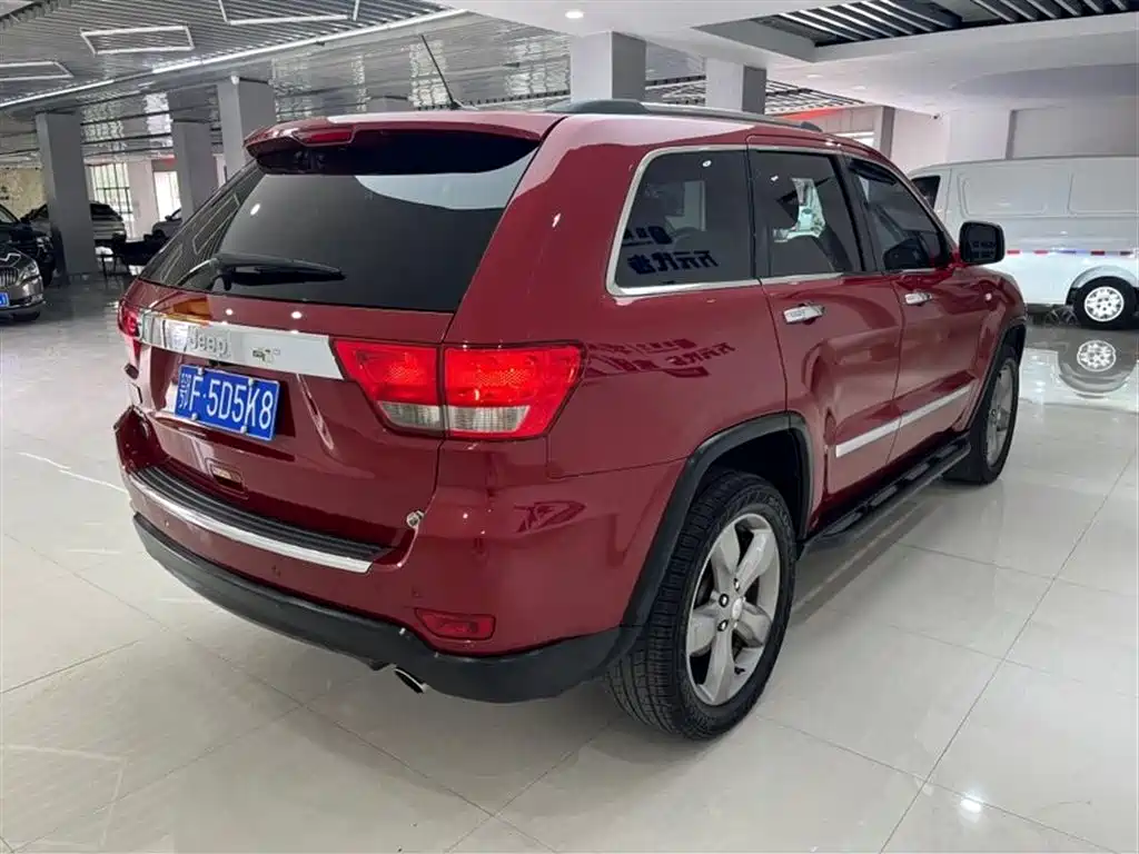 Jeep Grand Cherokee 2013 — фото 7