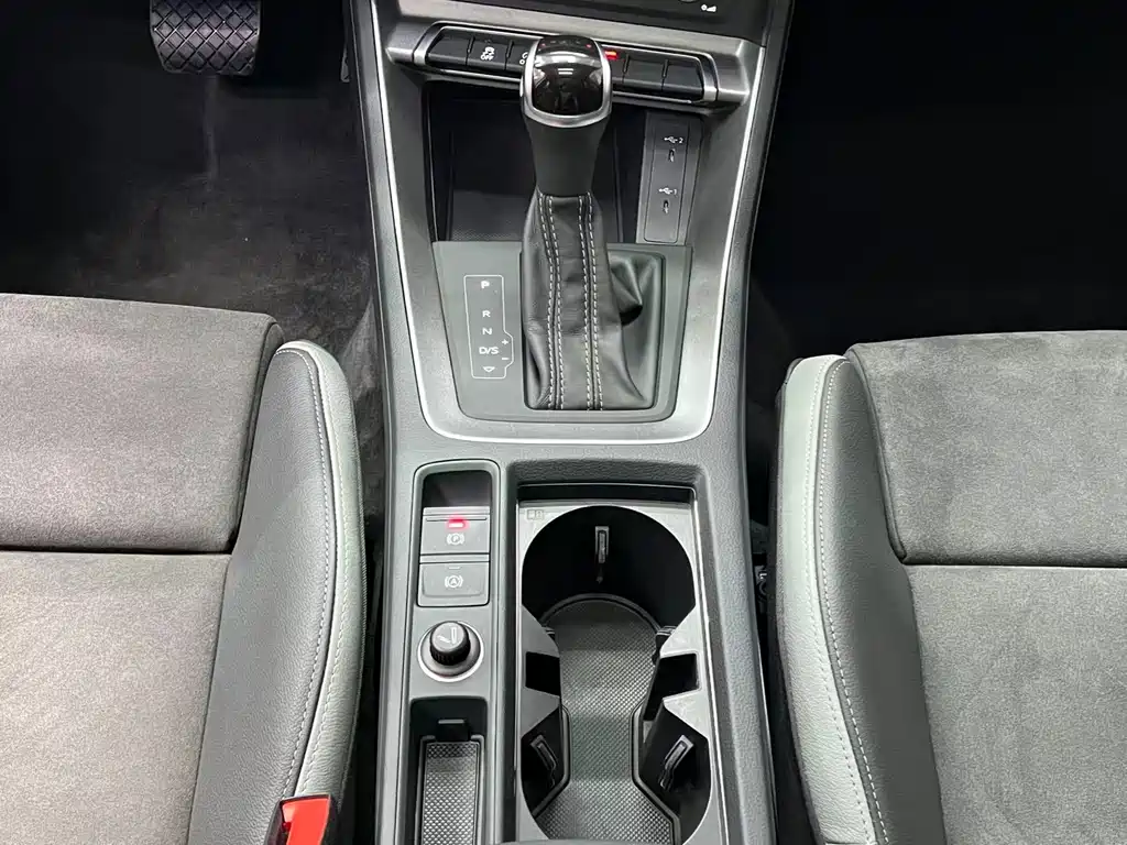 Audi Q3 2023 — фото 11
