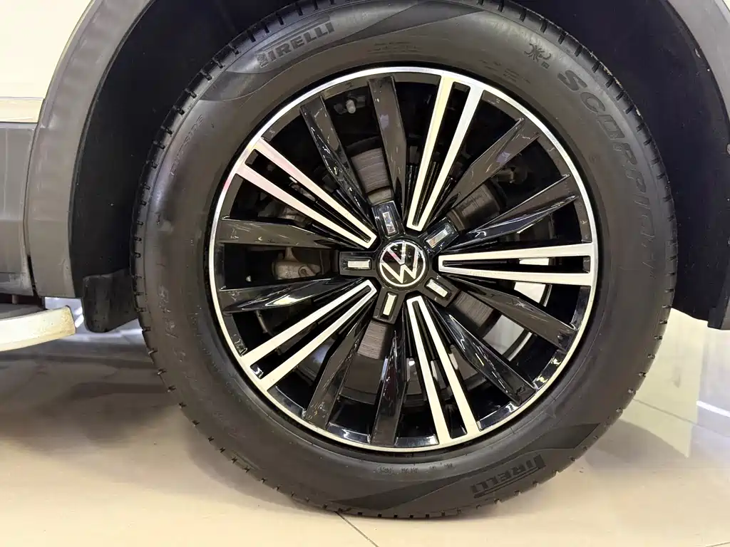 Volkswagen Tiguan L 2021 — фото 22