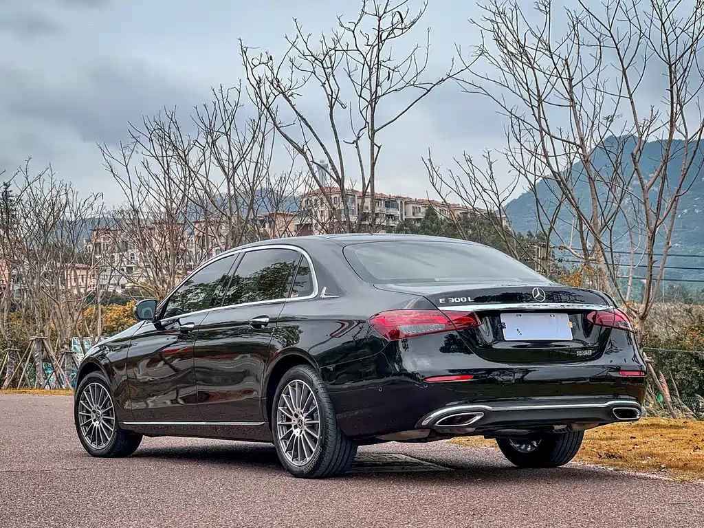 Mercedes-Benz E-Class 2021 — фото 9