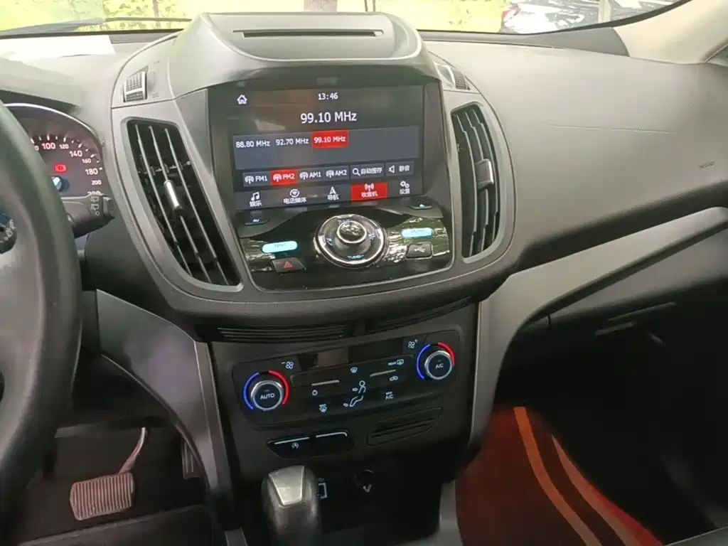 Ford Kuga 2017 — фото 13