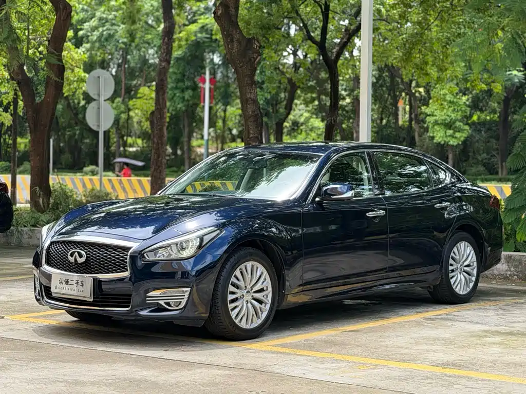 Infiniti Q70 2017 — фото 1