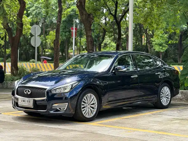 Infiniti Q70 2017