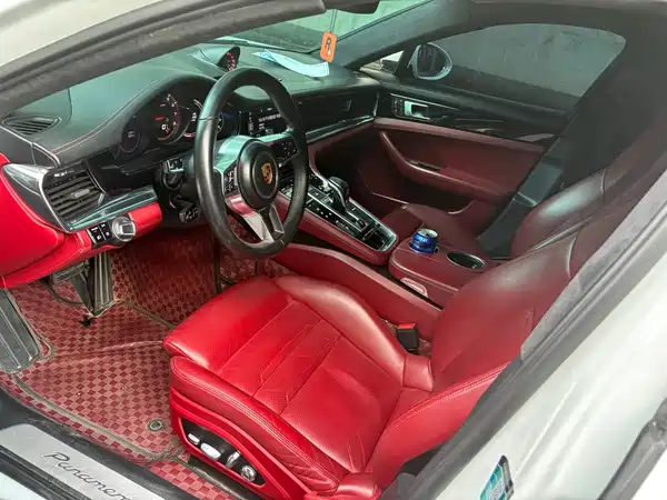 Porsche Panamera 2021