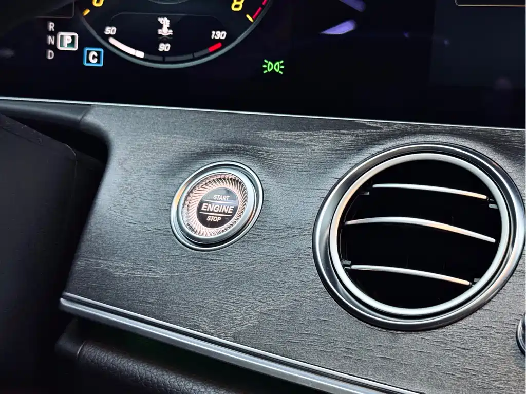 Mercedes-Benz E-Class 2022 — фото 23