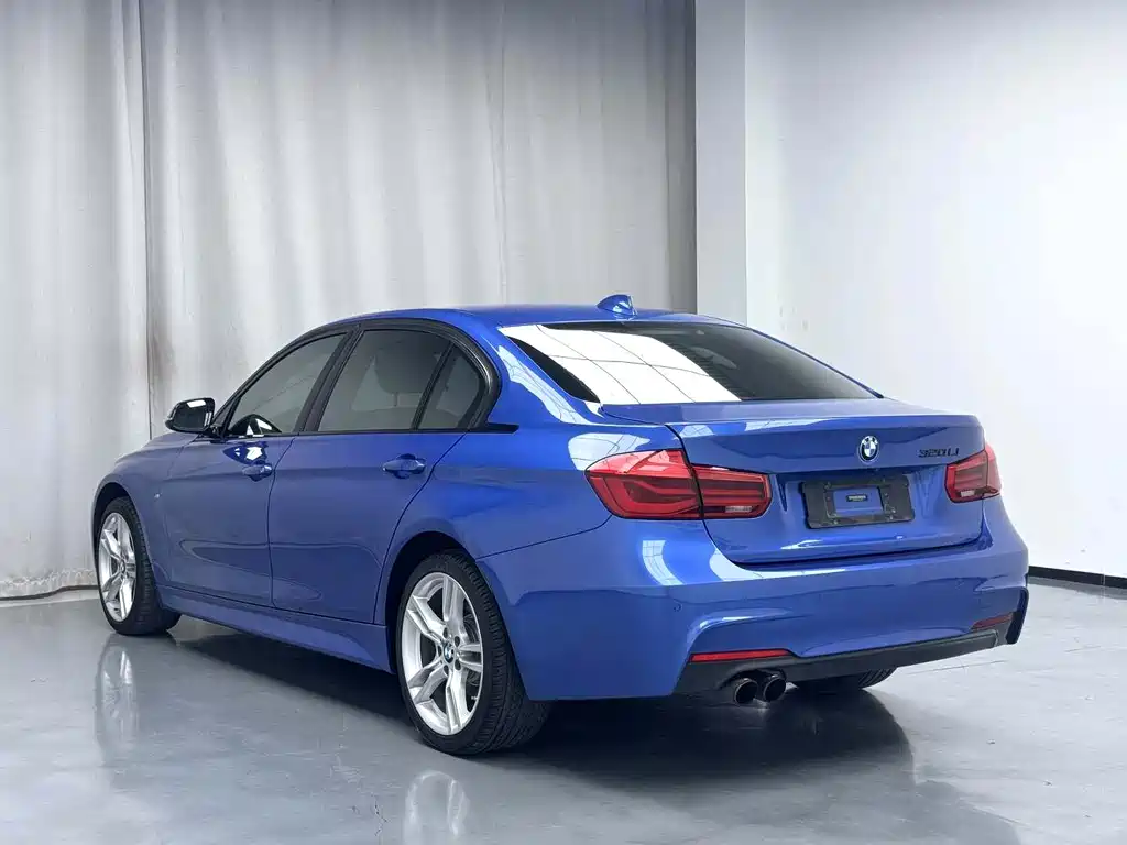 BMW 3 Series 2018 — фото 10