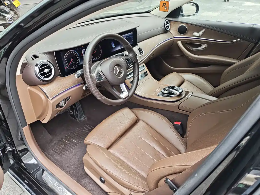 Mercedes-Benz E-Class 2018 — фото 11