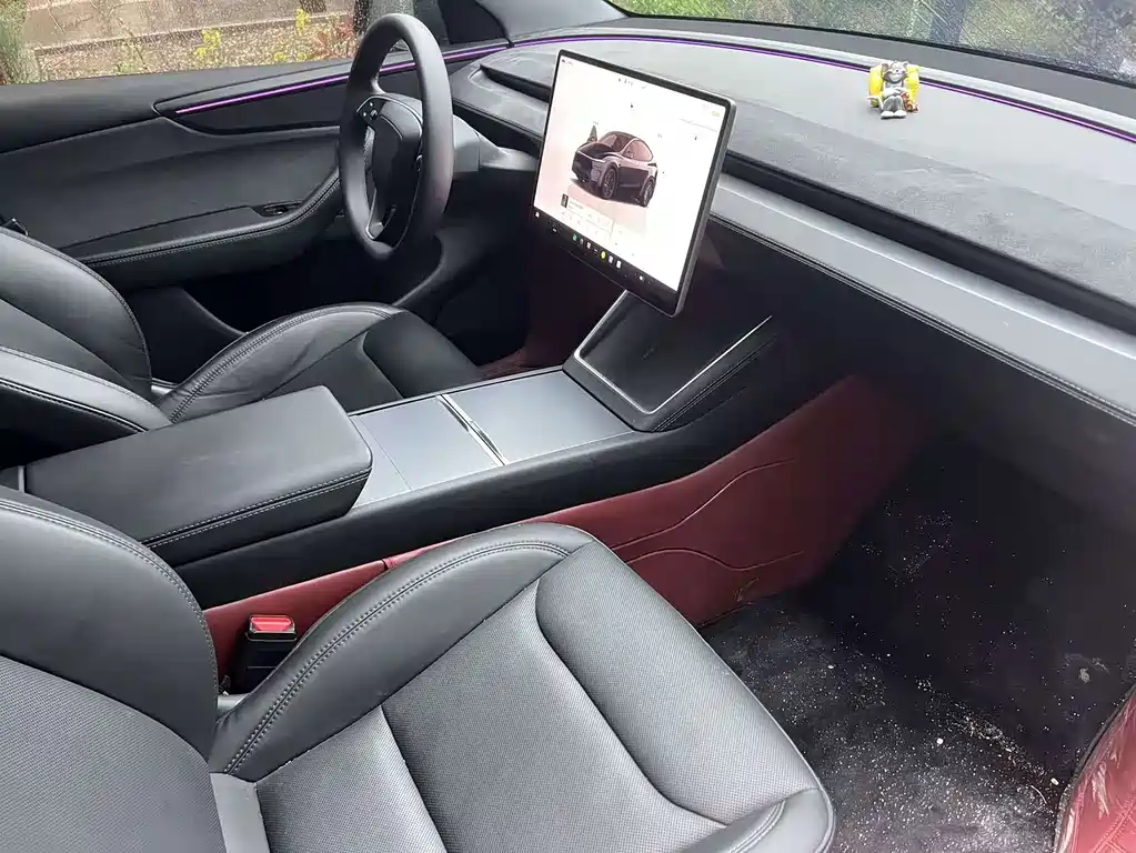 Tesla Model Y 2025 — фото 4