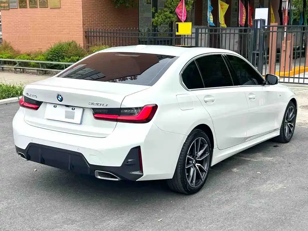 BMW 3 Series 2023