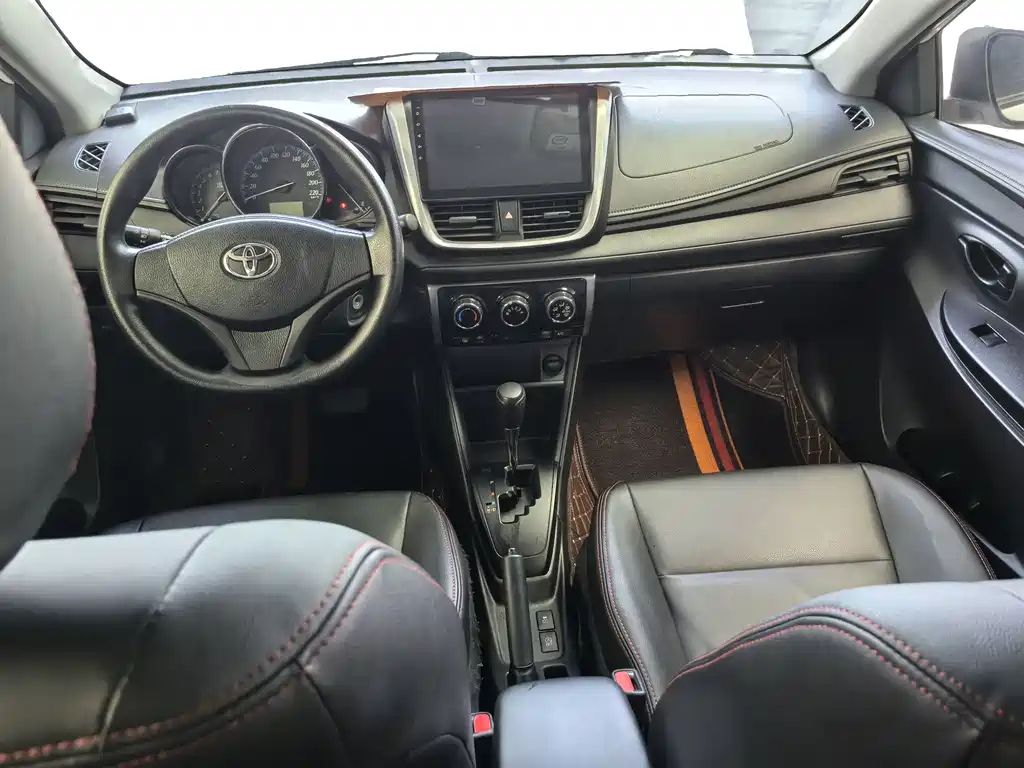 Toyota Yaris L 2017 — фото 6