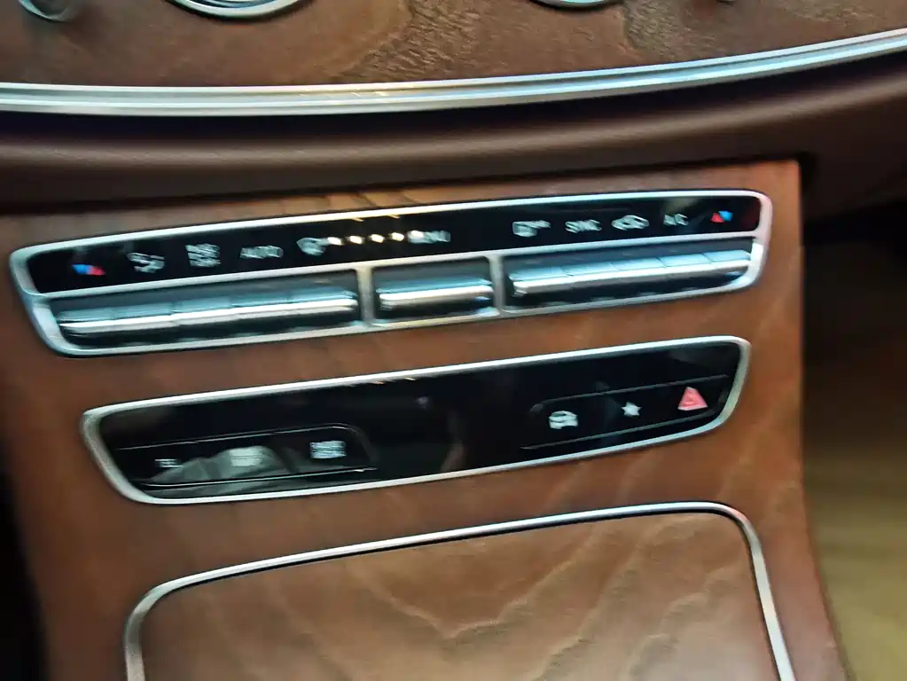 Mercedes-Benz E-Class 2021 — фото 10