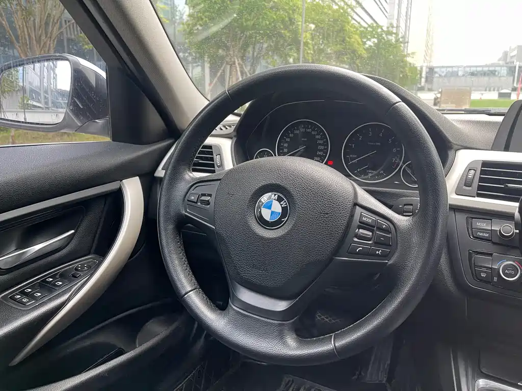 BMW 3 Series 2014 — фото 11