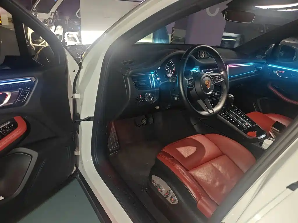 Porsche Macan 2023 — фото 17
