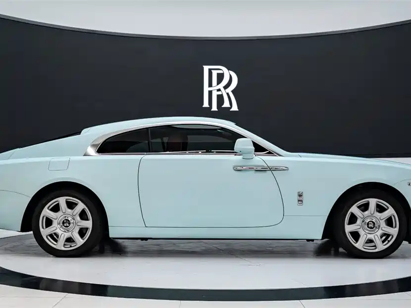 Rolls-Royce Phantom 2017 — фото 7