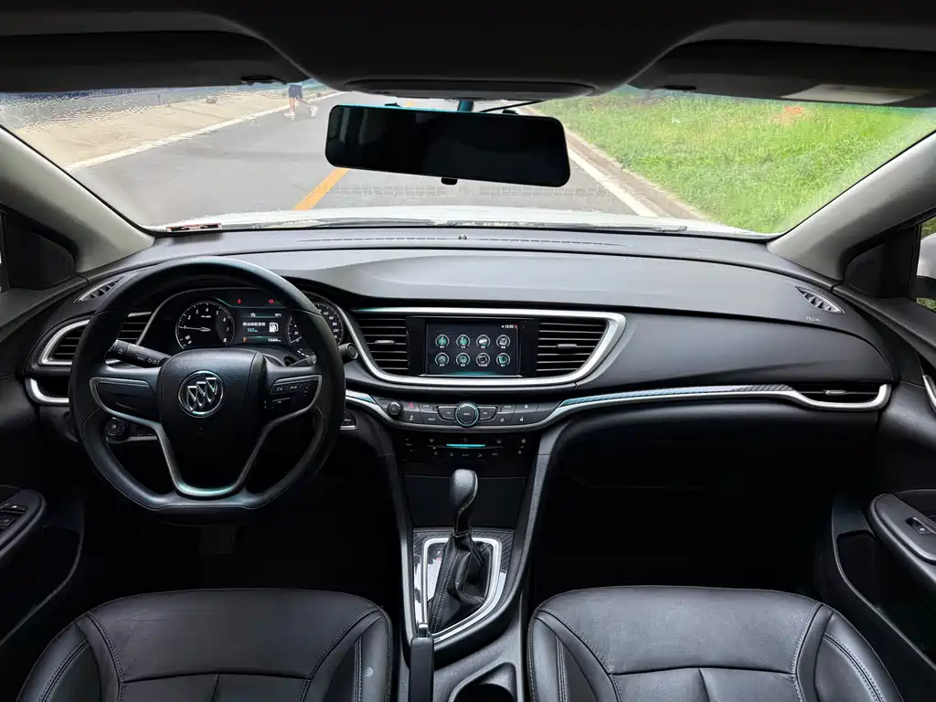 Buick Excelle 2017 — фото 10