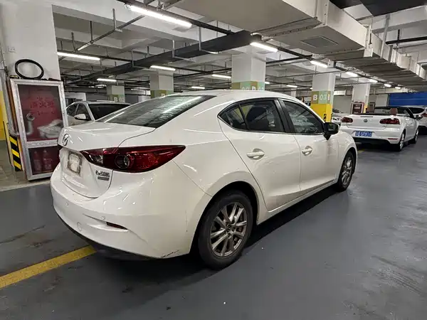 Mazda 3 Axela 2014