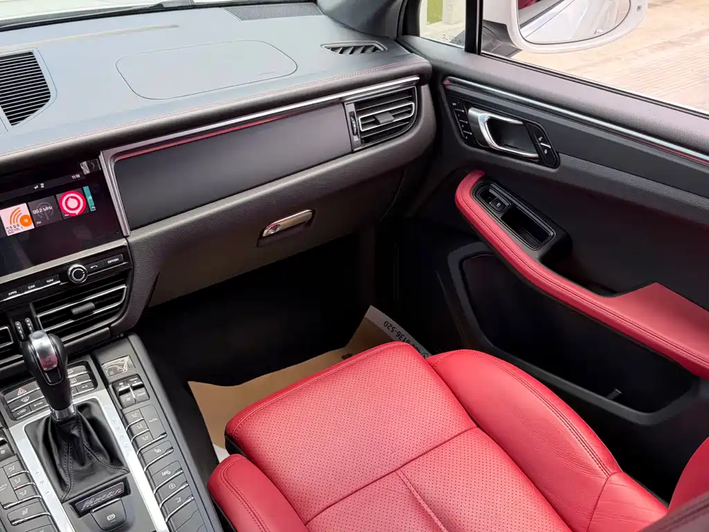 Porsche Macan 2019 — фото 16