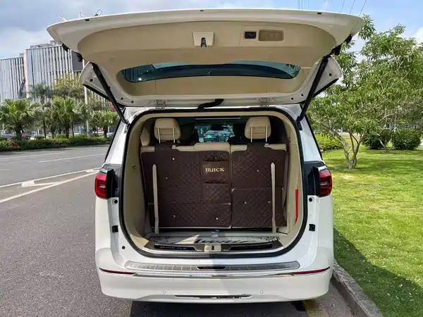 Buick GL8 2024