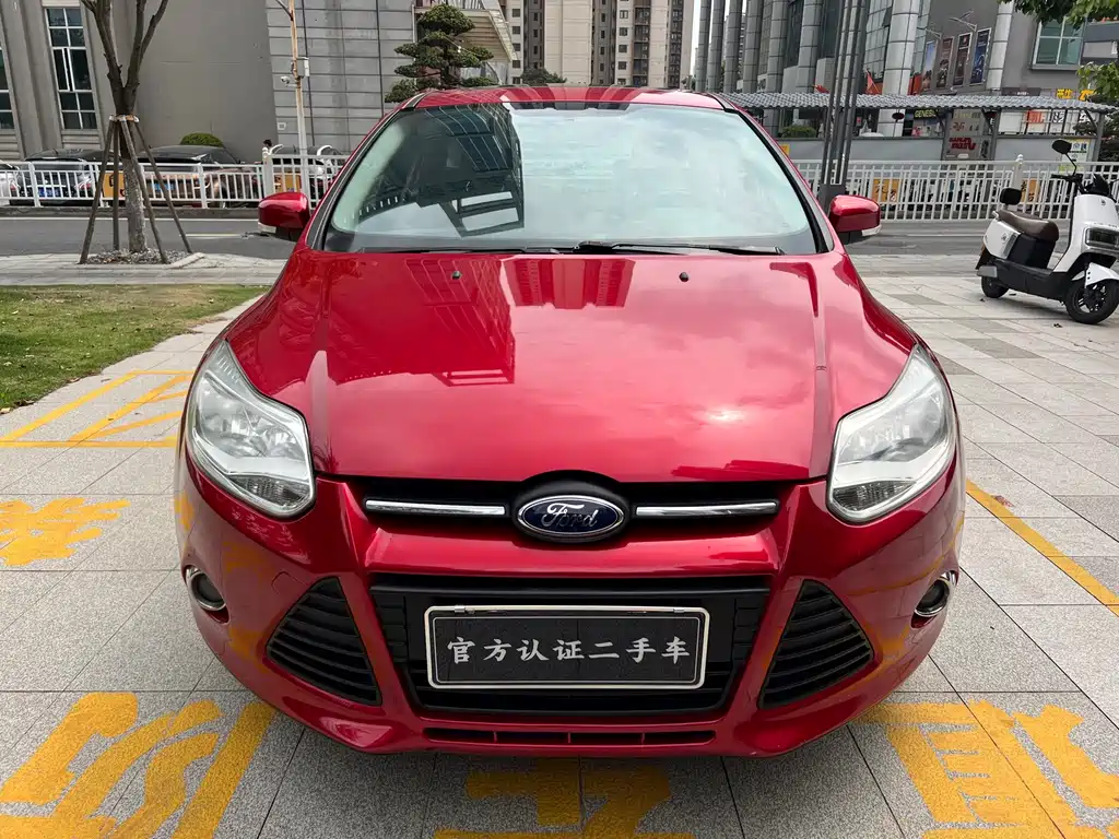 Ford Focus 2014 — фото 1