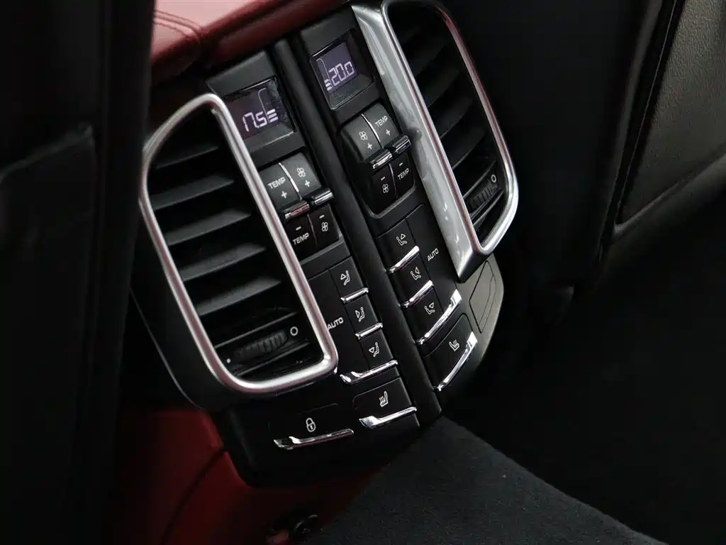 Porsche Cayenne 2016 — фото 9