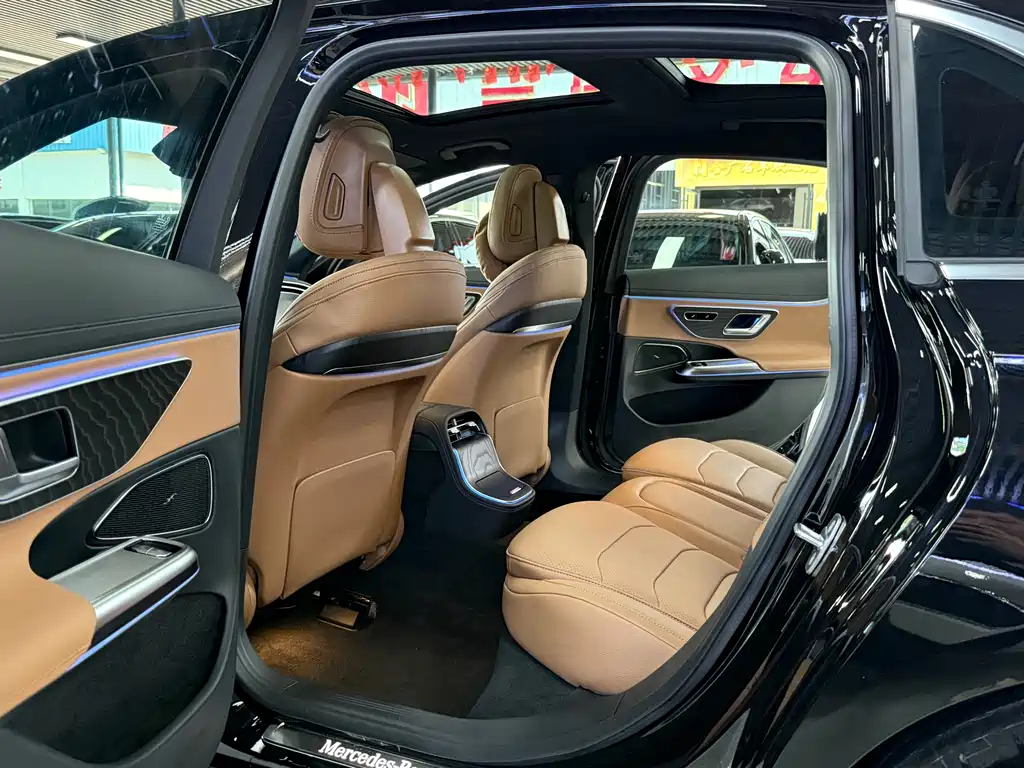 Mercedes-Benz E-Class 2025