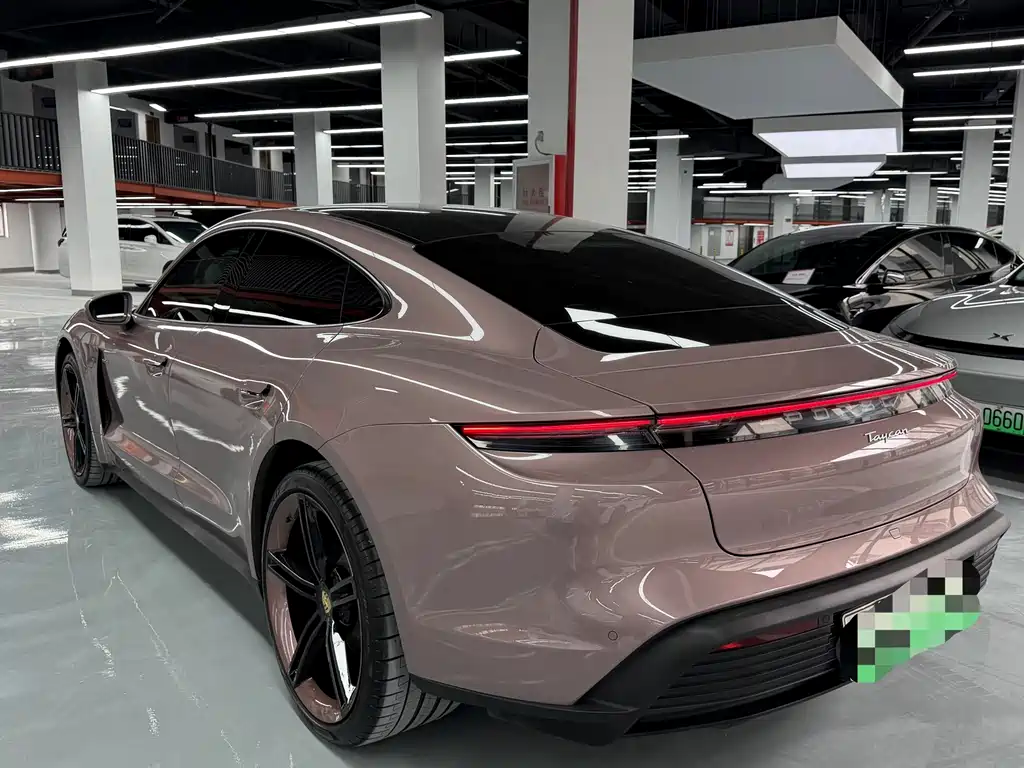 Porsche Taycan 2021 — фото 15