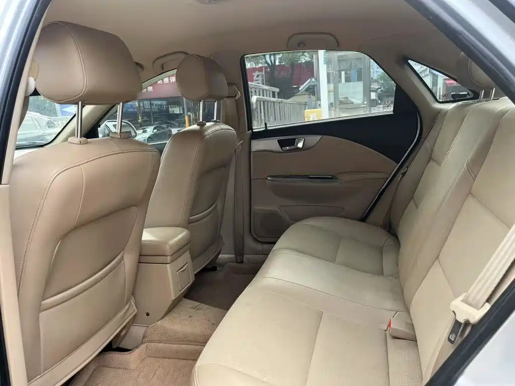 Buick Excelle 2014 — фото 10