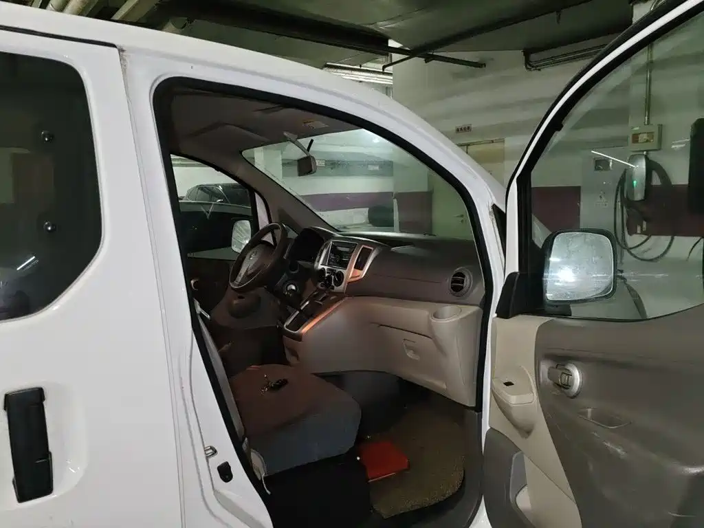 Nissan NV200 2018 — фото 20
