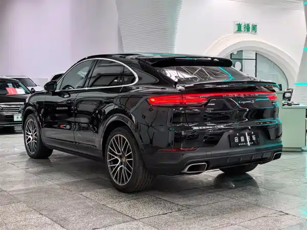 Porsche Cayenne 2022