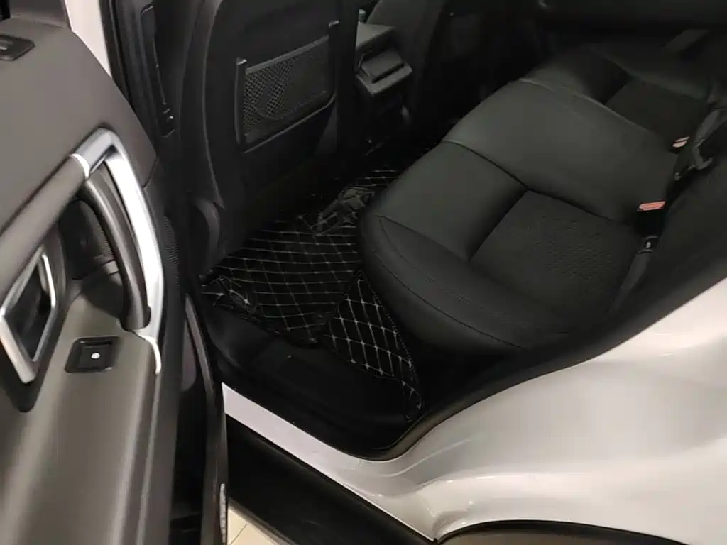 Land Rover Discovery Sport 2019 — фото 17