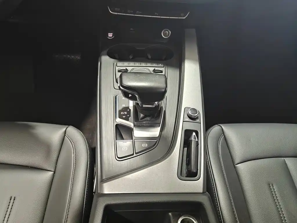Audi A4L 2019