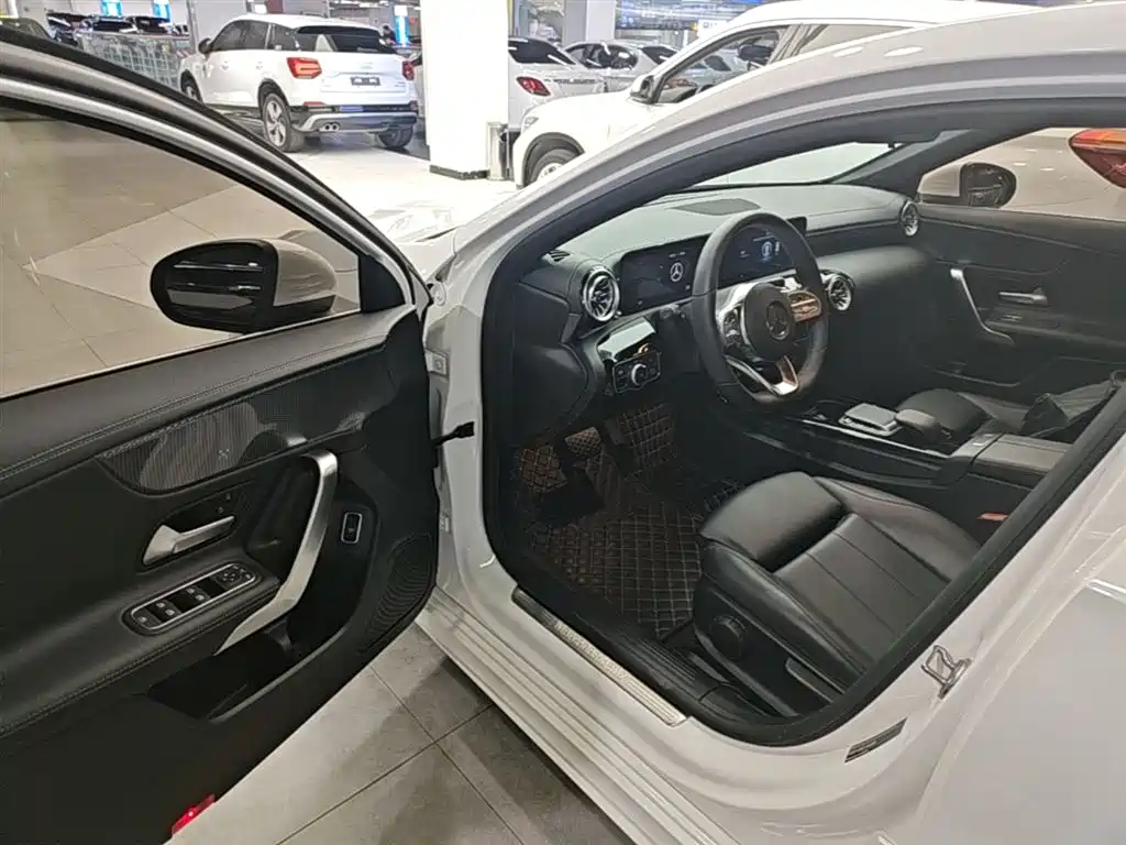 Mercedes-Benz A-Class 2022 — фото 16