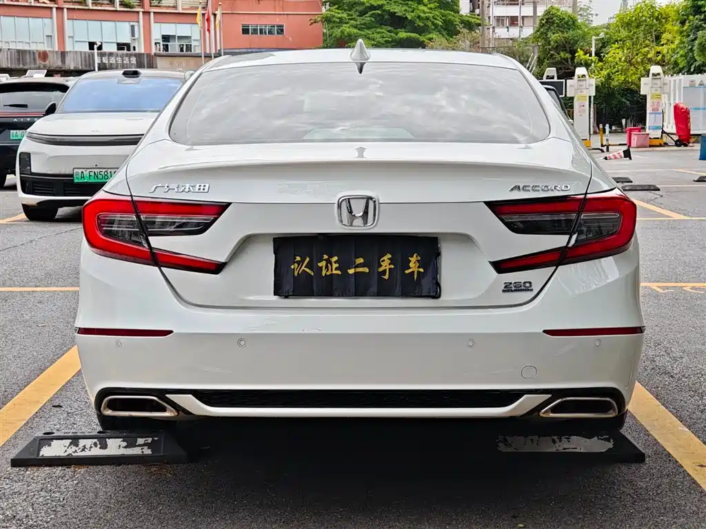 Honda Accord 2022 — фото 6
