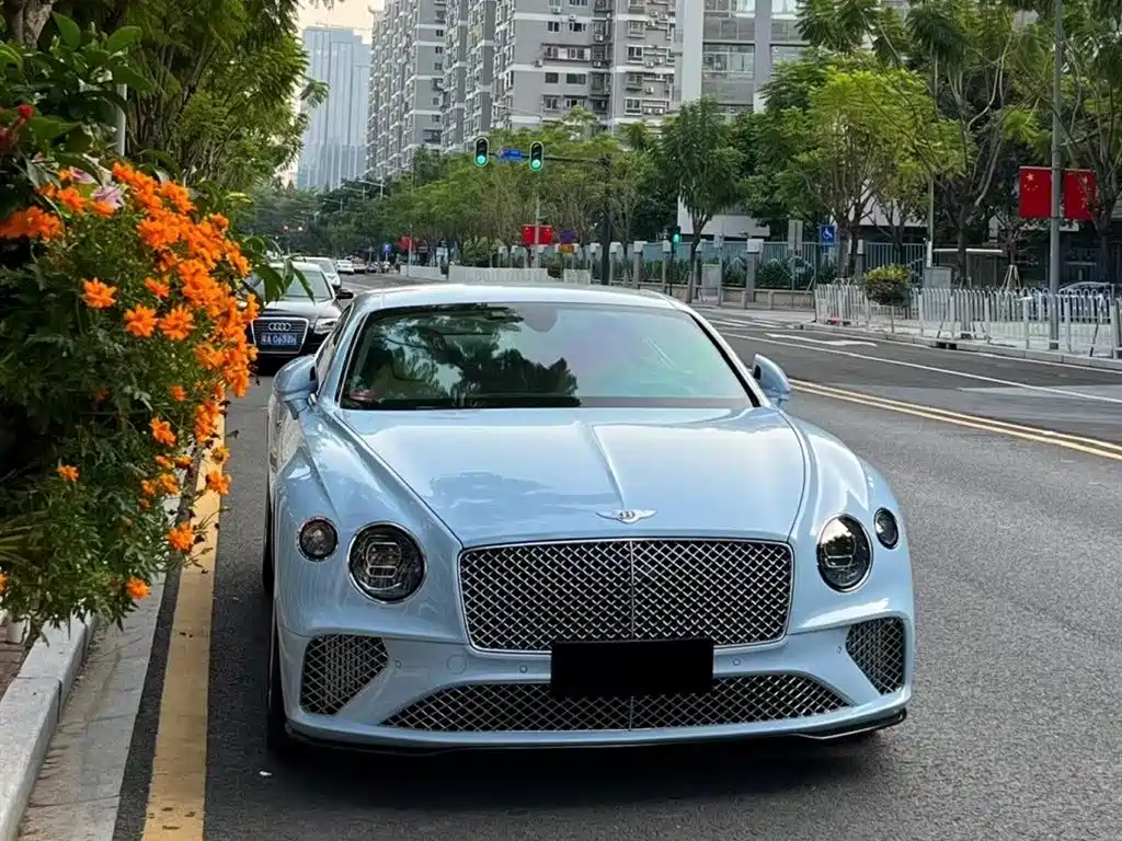 Bentley Continental 2023 — фото 2