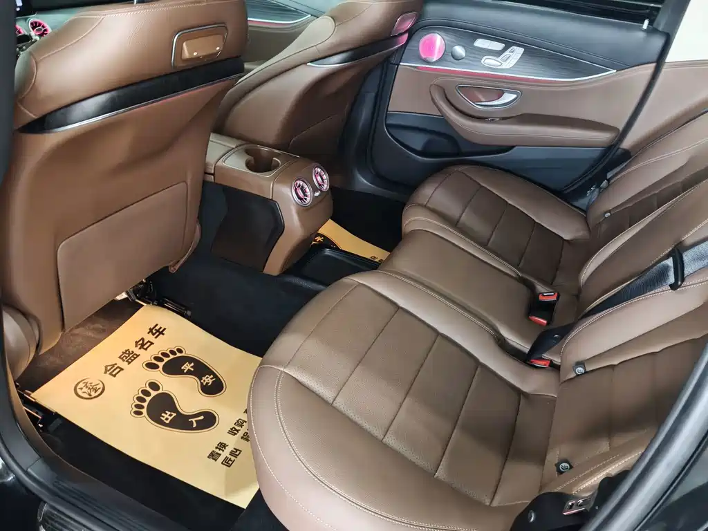 Mercedes-Benz E-Class 2019 — фото 16