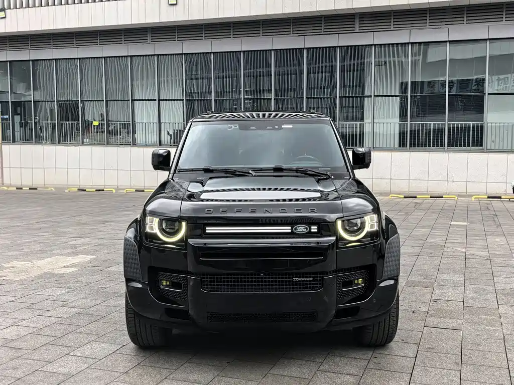 Land Rover Defender 2022