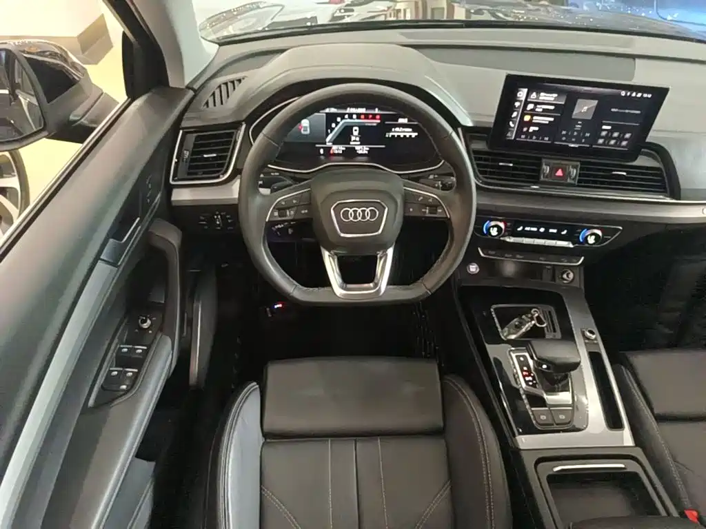 Audi Q5L 2023 — фото 11