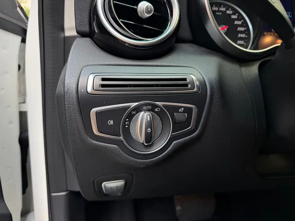 Mercedes-Benz C-Class 2019 — фото 28